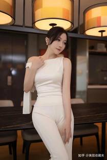 号舱房的女人